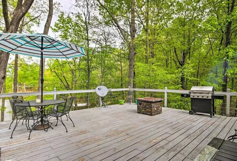 Lakeside Haven W/ Private Dock: Fish & Swim!