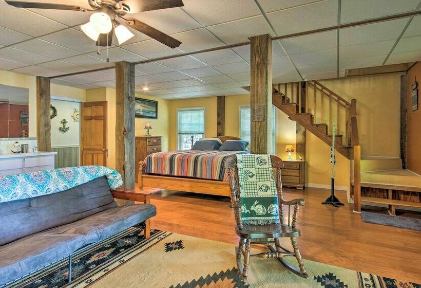 Lakeside Haven W/ Private Dock: Fish & Swim!