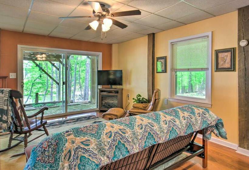 Lakeside Haven W/ Private Dock: Fish & Swim!