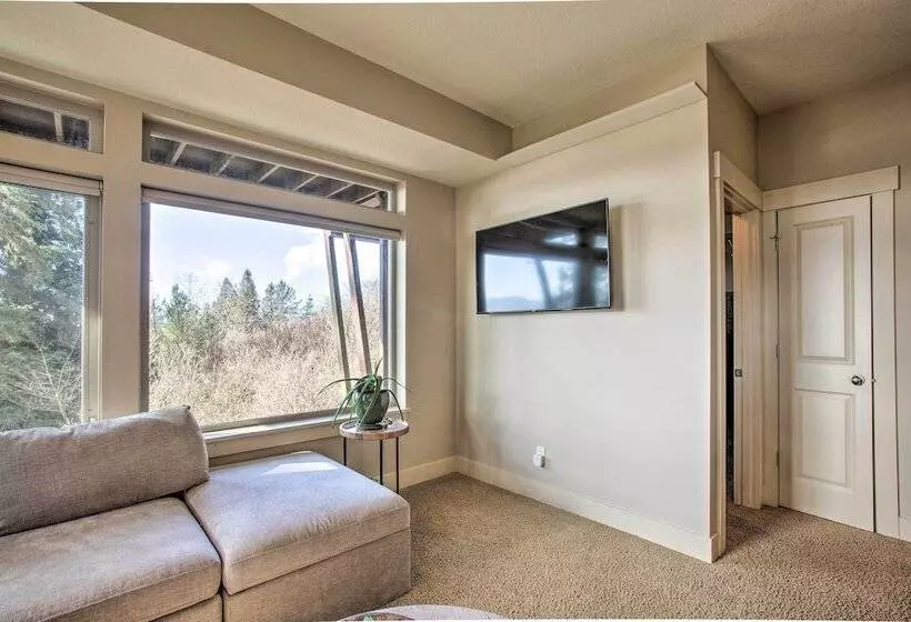 Luxe Coastal Haven W/ Bay Views & Hot Tub