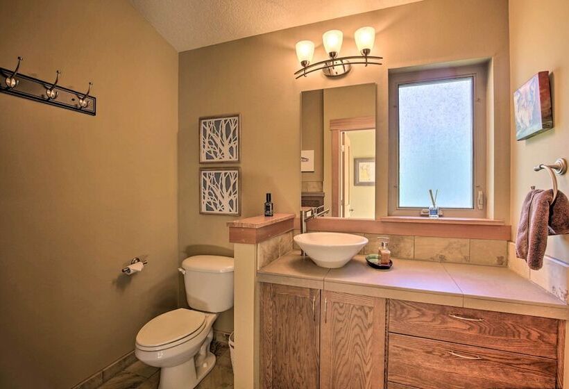 Luxe Coastal Haven W/ Bay Views & Hot Tub