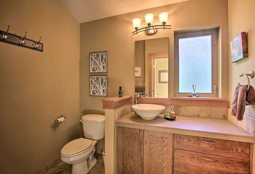 Luxe Coastal Haven W/ Bay Views & Hot Tub