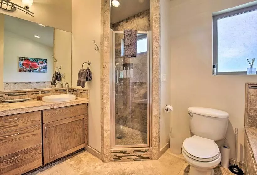 Luxe Coastal Haven W/ Bay Views & Hot Tub