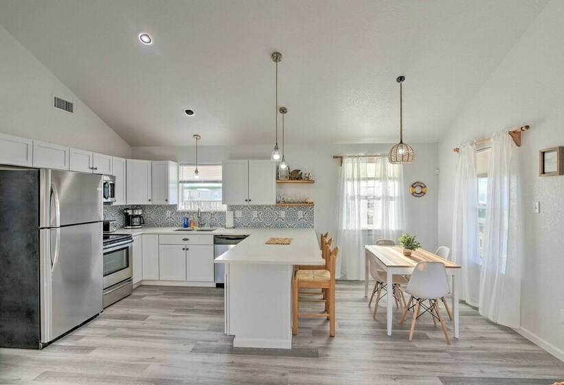 Luxe Surfside Beach Getaway, Steps To Ocean!