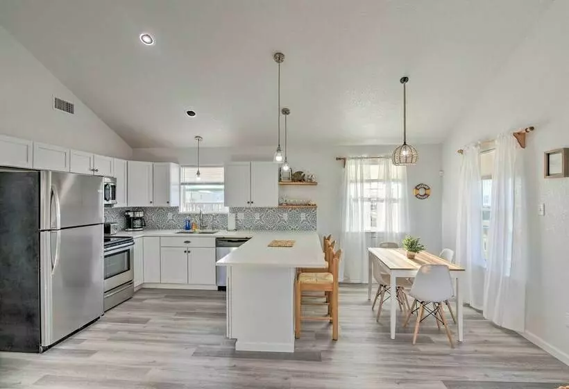Luxe Surfside Beach Getaway, Steps To Ocean!