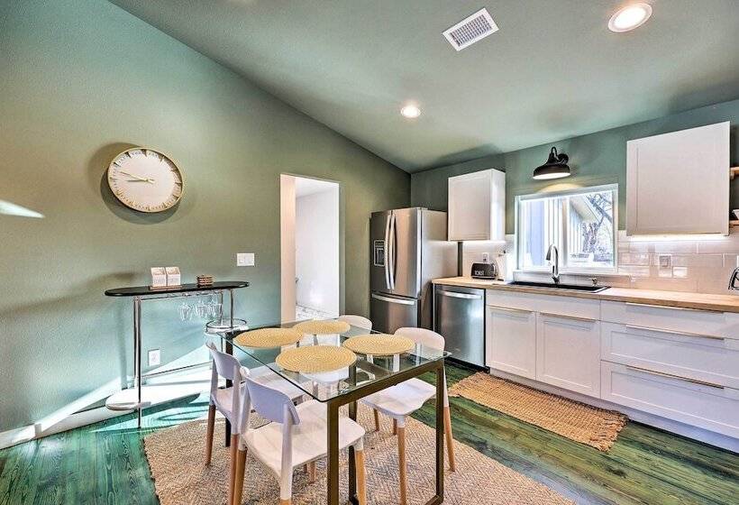 Modern Bentonville Home: Mountain Biker S Paradise