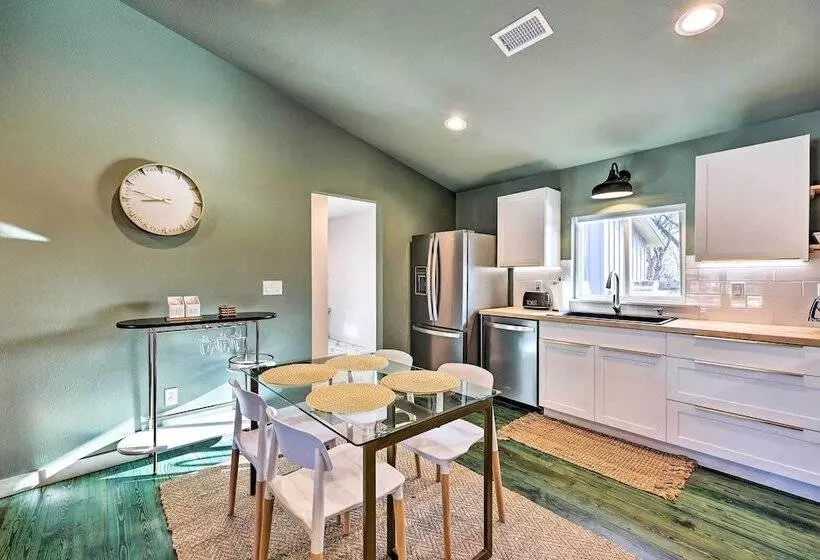 Modern Bentonville Home: Mountain Biker S Paradise