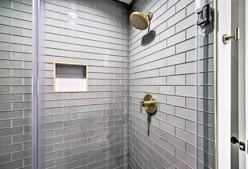 Modern Bentonville Home: Mountain Biker S Paradise