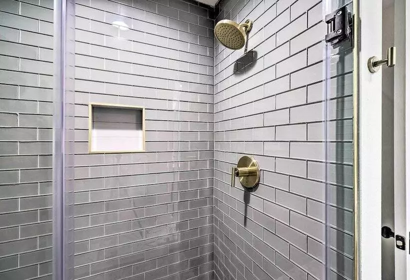 Modern Bentonville Home: Mountain Biker S Paradise