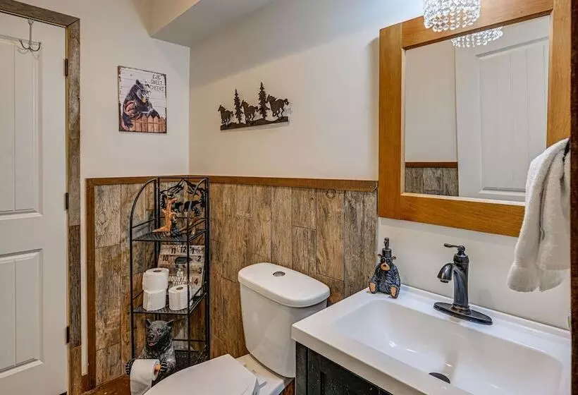 Mountain Bearadise Home W/ Mountain Views