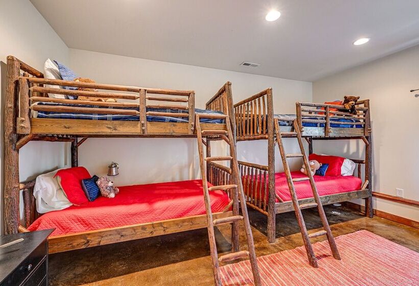 Mountain Bearadise Home W/ Mountain Views