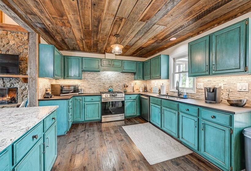 Mountain Bearadise Home W/ Mountain Views