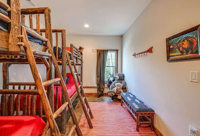 Mountain Bearadise Home W/ Mountain Views