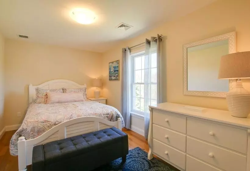 Charming Home W/ Yard: Steps To Pawcatuck River!