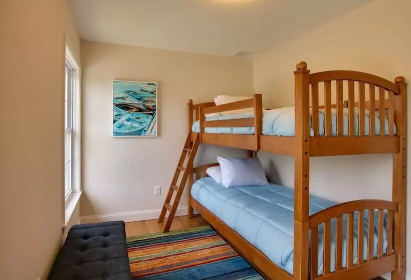 Charming Home W/ Yard: Steps To Pawcatuck River!