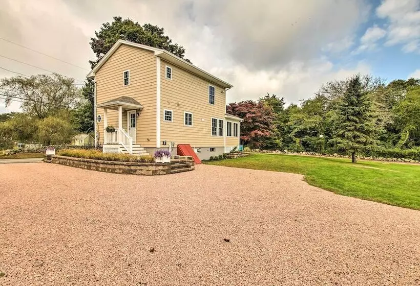 Charming Home W/ Yard: Steps To Pawcatuck River!