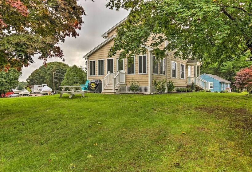 Charming Home W/ Yard: Steps To Pawcatuck River!