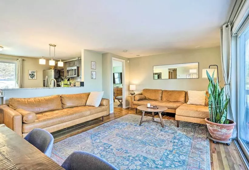 Peaceful Home W/ Deck: Family + Pet Friendly!