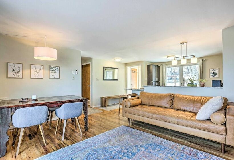 Peaceful Home W/ Deck: Family + Pet Friendly!