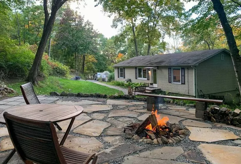 Peaceful Home W/ Deck: Family + Pet Friendly!