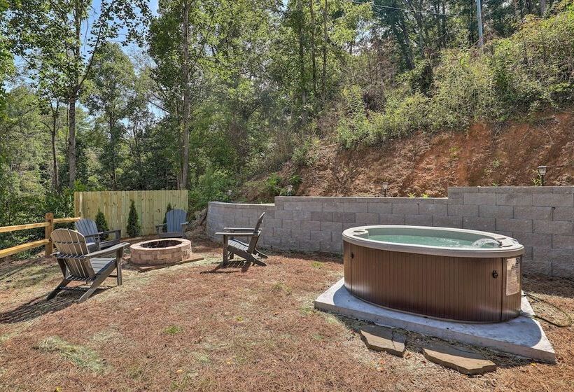 Pet Friendly Asheville Retreat W/ Hot Tub