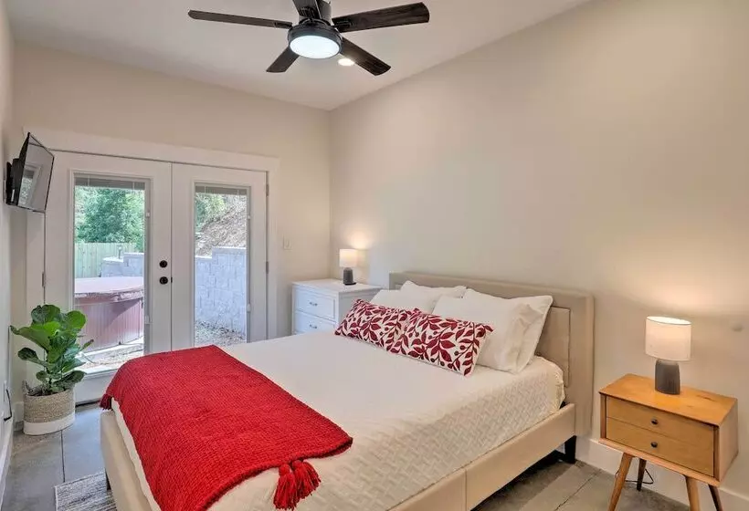 Pet Friendly Asheville Retreat W/ Hot Tub