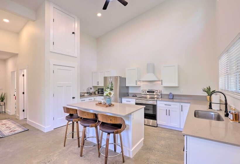 Pet Friendly Asheville Retreat W/ Hot Tub