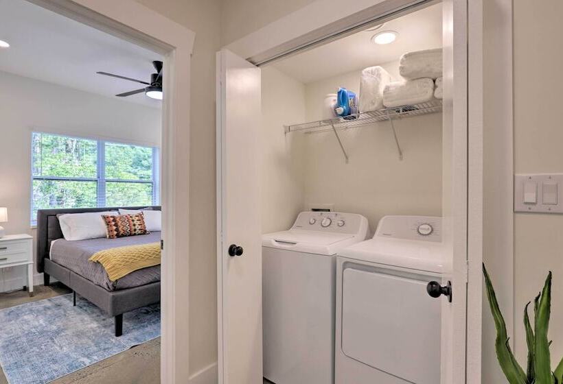 Pet Friendly Asheville Retreat W/ Hot Tub