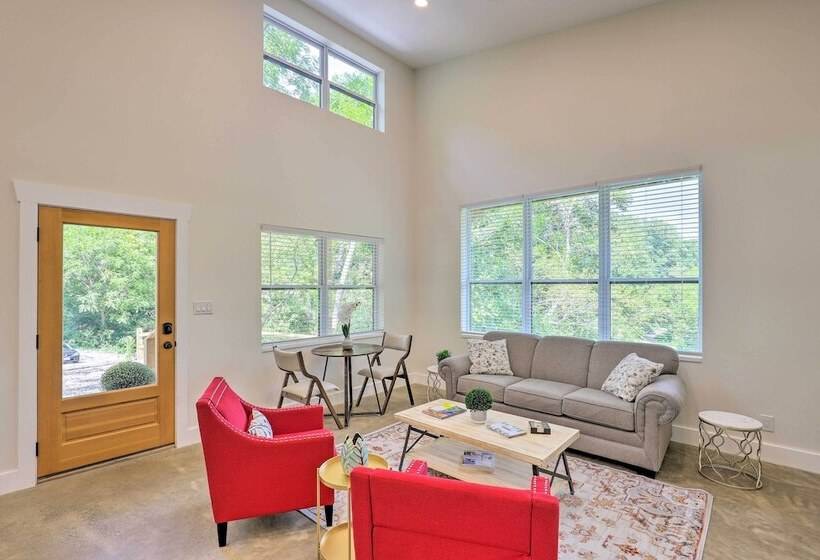 Pet Friendly Asheville Retreat W/ Hot Tub