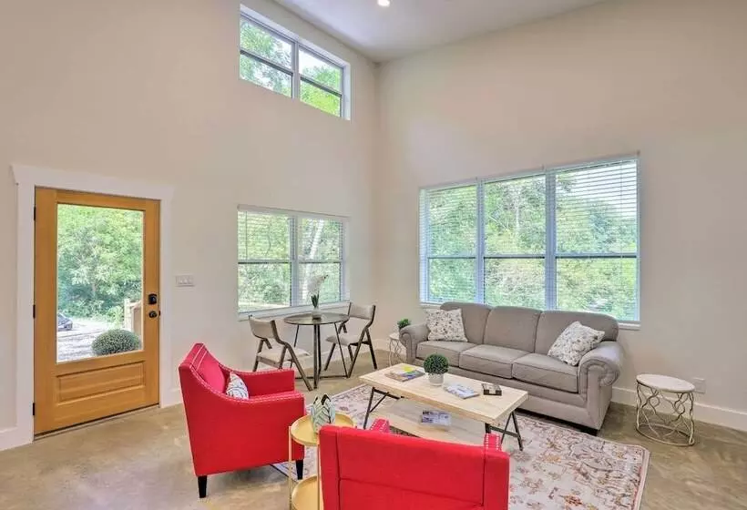 Pet Friendly Asheville Retreat W/ Hot Tub