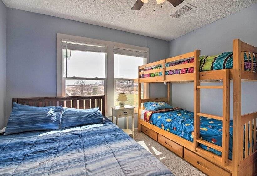 Pet Friendly Lake Buchanan Retreat W/ Fire Pit!