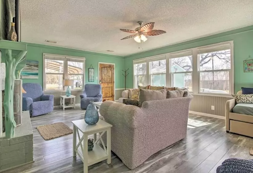 Pet Friendly Lake Buchanan Retreat W/ Fire Pit!