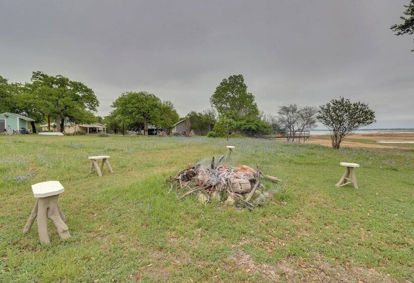 Pet Friendly Lake Buchanan Retreat W/ Fire Pit!