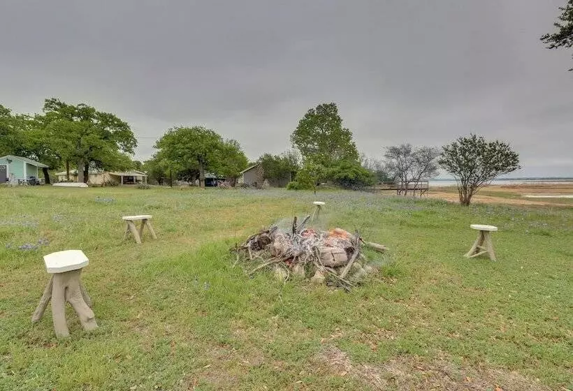 Pet Friendly Lake Buchanan Retreat W/ Fire Pit!