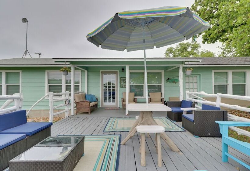 Pet Friendly Lake Buchanan Retreat W/ Fire Pit!