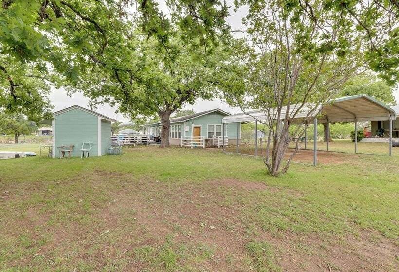 Pet Friendly Lake Buchanan Retreat W/ Fire Pit!