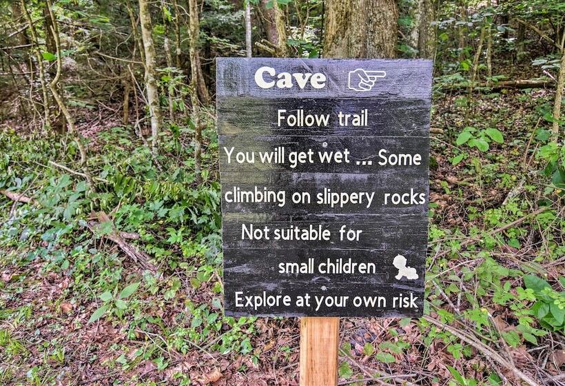 Pet Friendly Castlewood Cabin W/ Deck & Pond Views