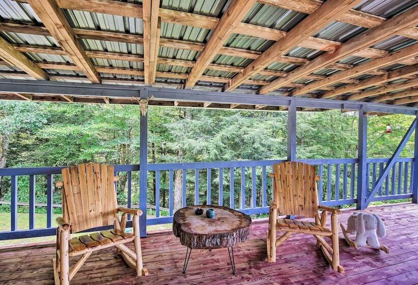 Pet Friendly Castlewood Cabin W/ Deck & Pond Views