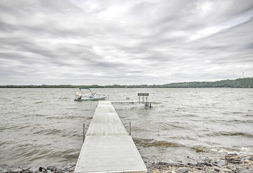 Pet Friendly Lakeview Cabin W/ Hot Tub!