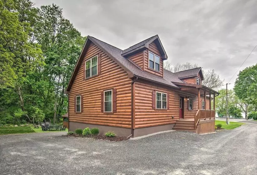 Pet Friendly Lakeview Cabin W/ Hot Tub!