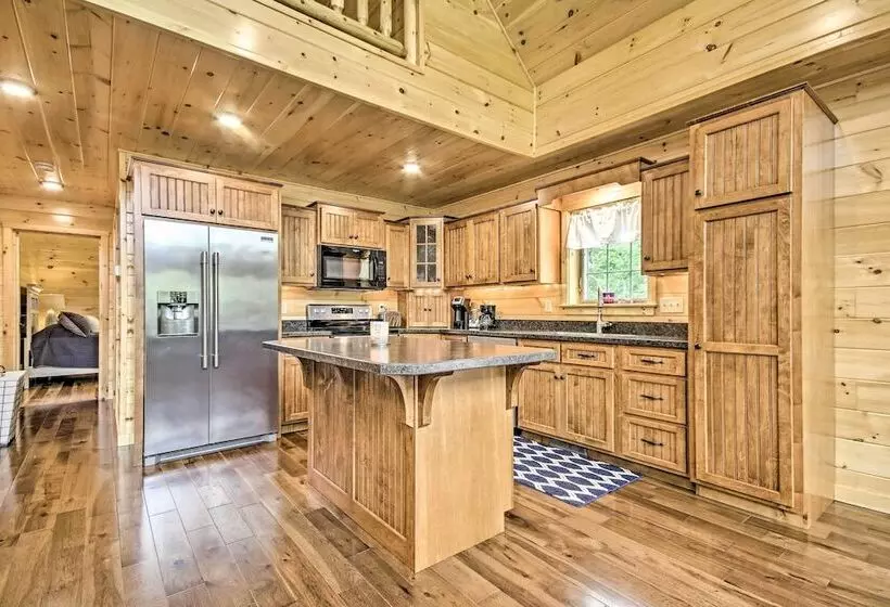 Pet Friendly Lakeview Cabin W/ Hot Tub!