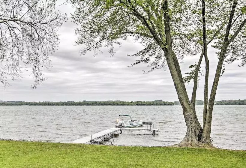 Pet Friendly Lakeview Cabin W/ Hot Tub!