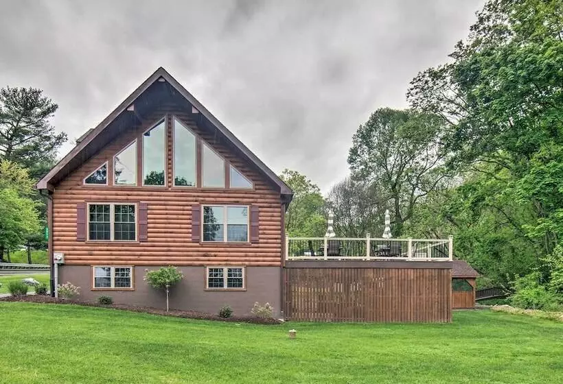 Pet Friendly Lakeview Cabin W/ Hot Tub!