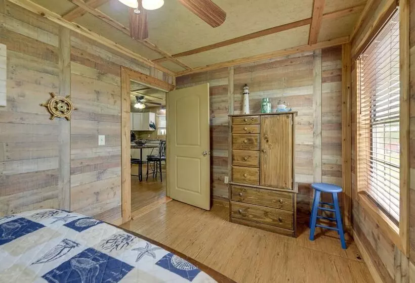 Pet Friendly Rockport House   4 Mi To Goose Island