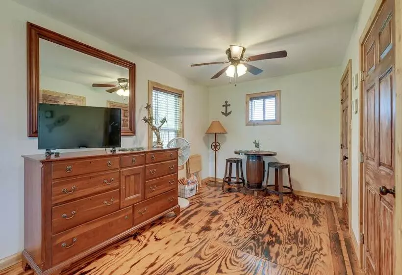 Pet Friendly Rockport House   4 Mi To Goose Island