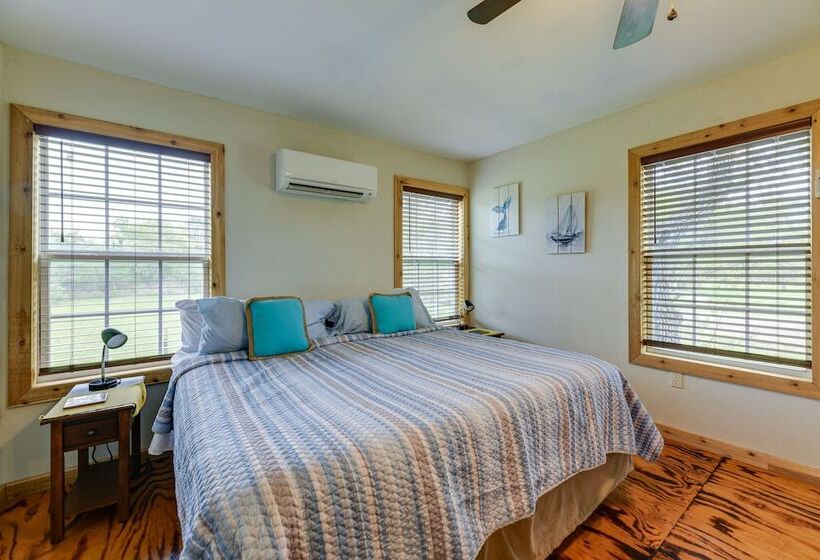 Pet Friendly Rockport House   4 Mi To Goose Island