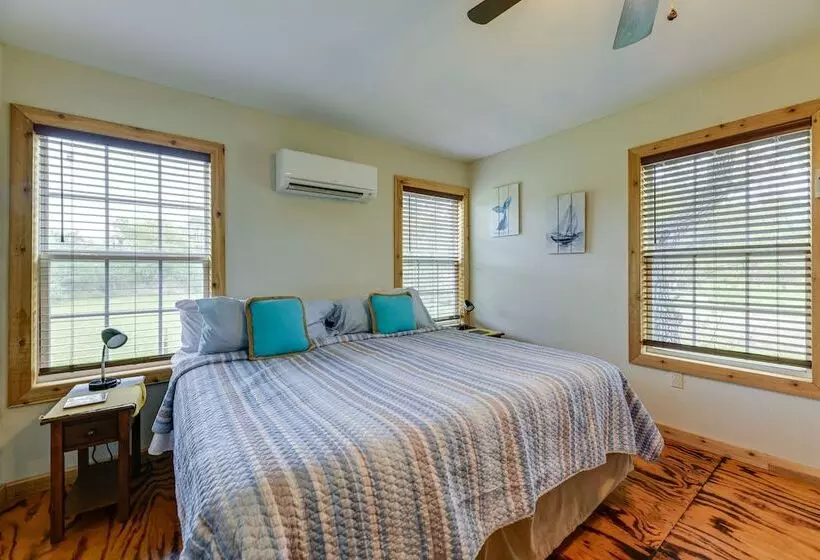 Pet Friendly Rockport House   4 Mi To Goose Island