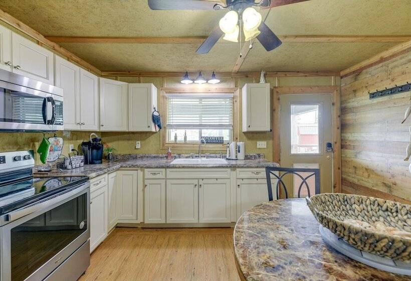 Pet Friendly Rockport House   4 Mi To Goose Island