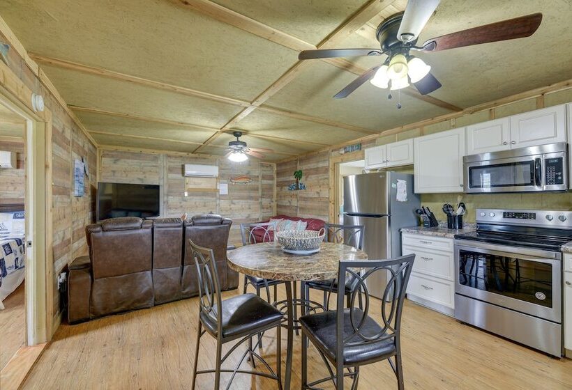 Pet Friendly Rockport House   4 Mi To Goose Island