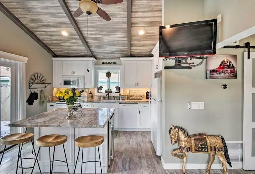 Pet Friendly Trabuco Canyon Cottage W/ Yard!